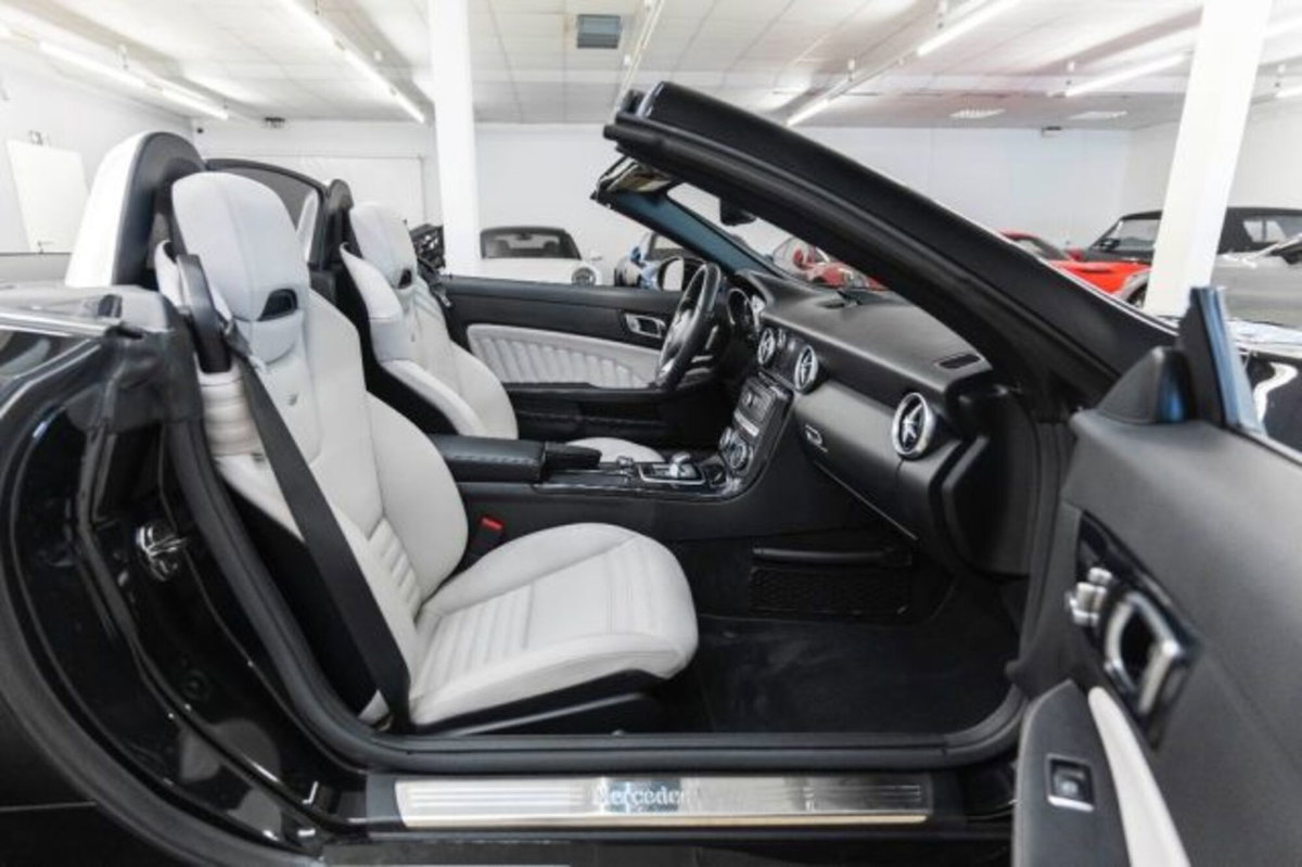 Mercedes-Benz SLC 300 AMG line (6)