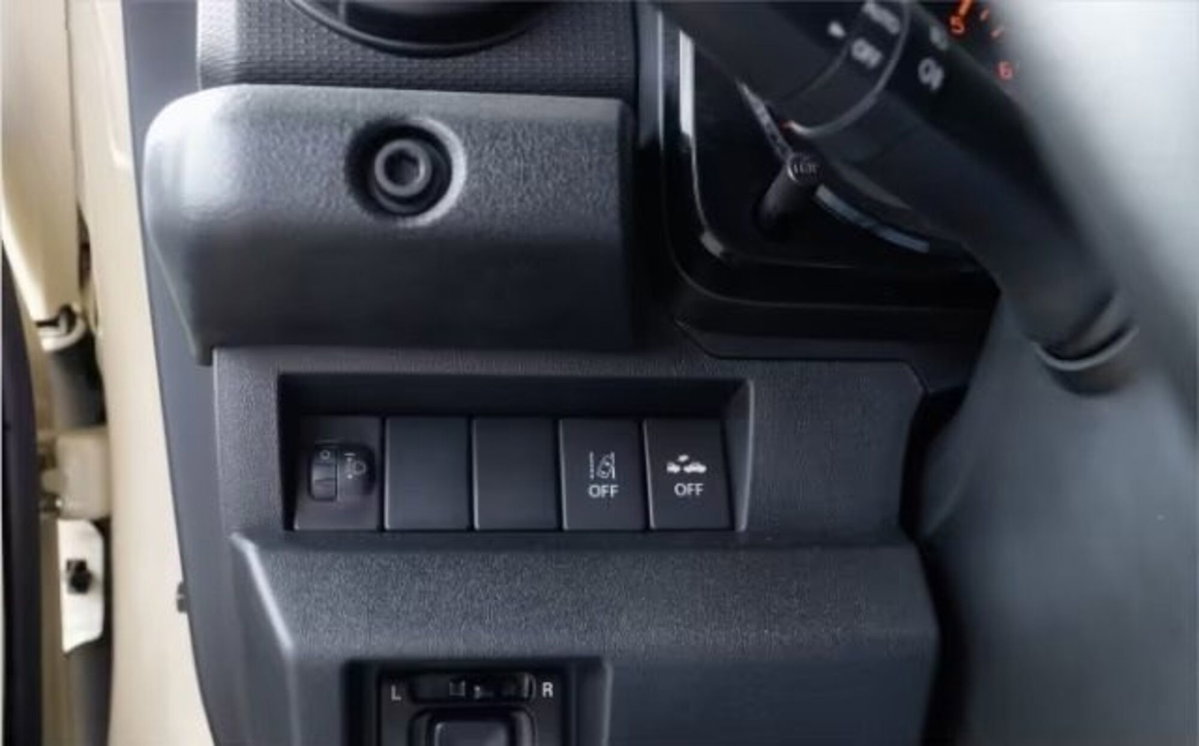 Suzuki Jimny 1.5 5MT Top (11)