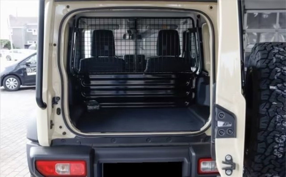 Suzuki Jimny 1.5 5MT Top (14)