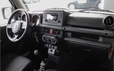 Suzuki Jimny 1.5 5MT Top (7)