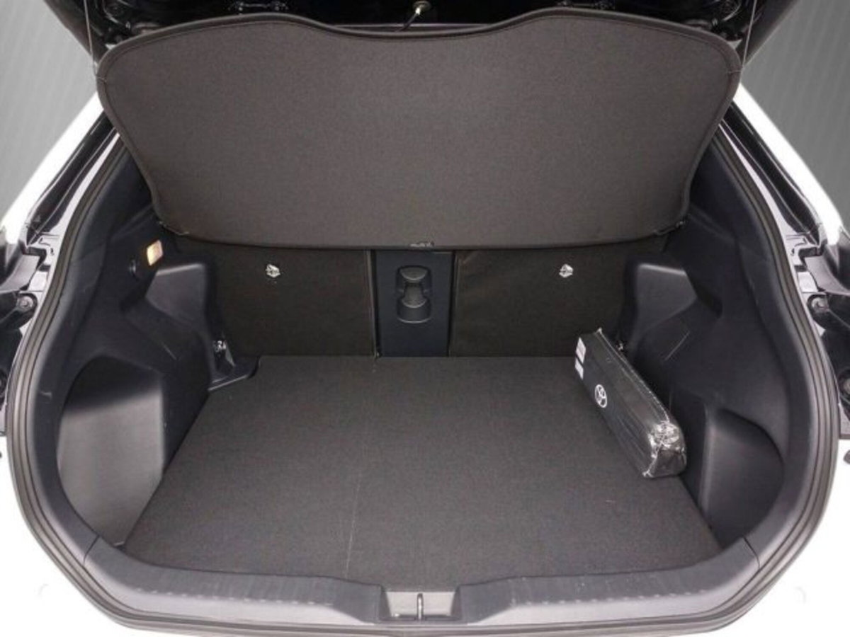 Toyota Yaris Cross 1.5h GR Sport Black Sky fwd 116cv e-cvt (13)