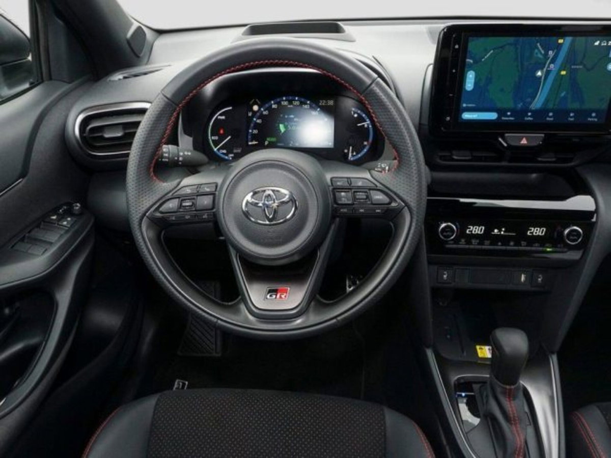 Toyota Yaris Cross 1.5h GR Sport Black Sky fwd 116cv e-cvt (8)