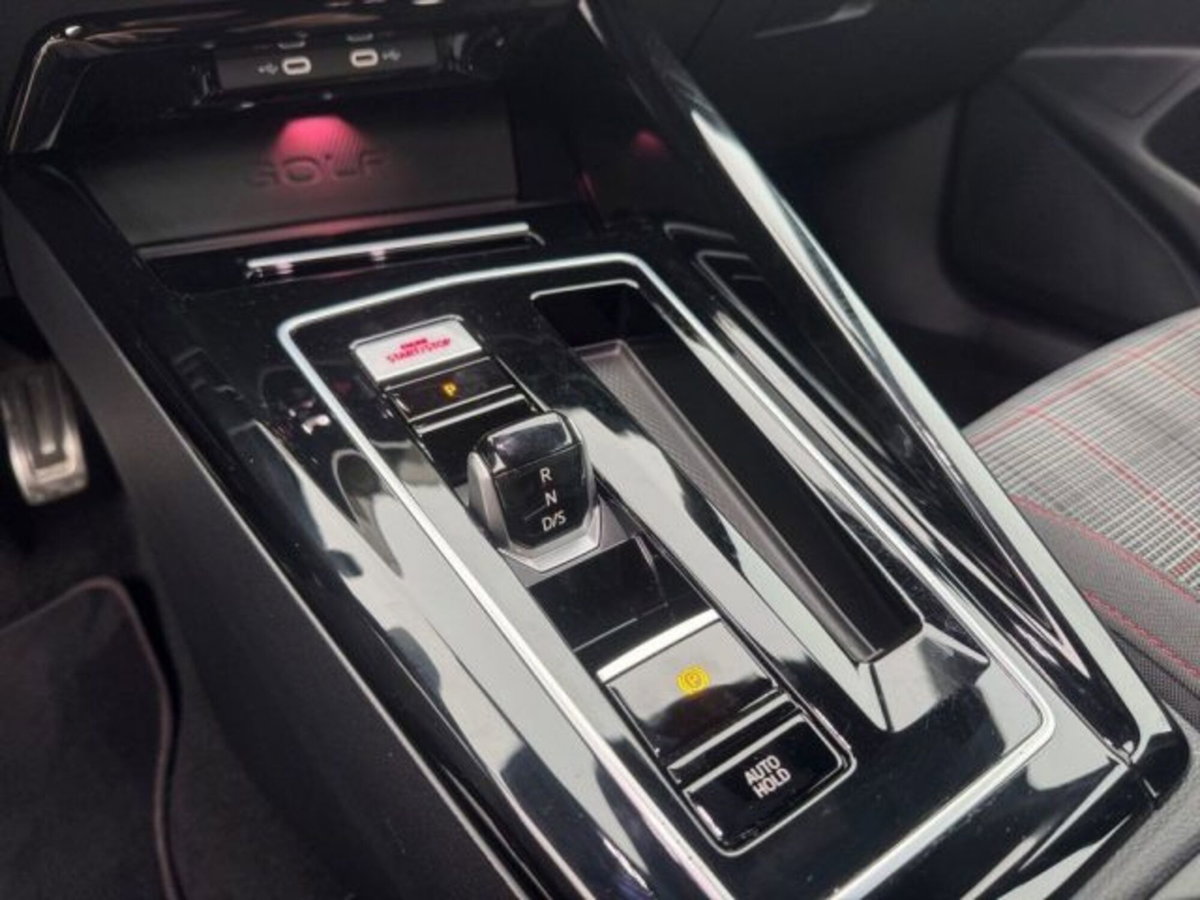 Volkswagen Golf 2.0 TSI GTI DSG (9)