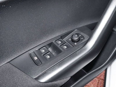 Volkswagen Polo 1.0 tsi R-Line 95cv (12)