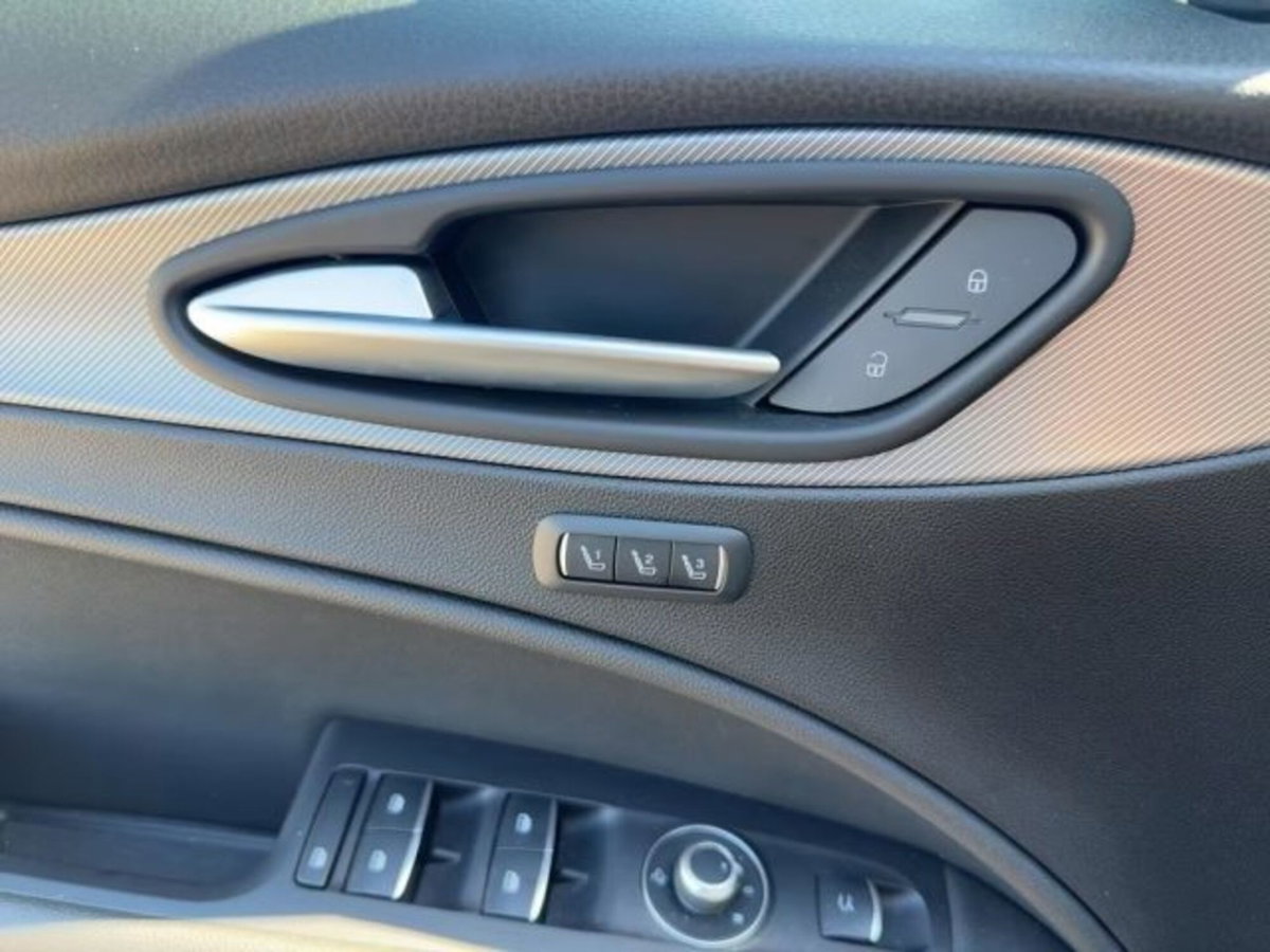 Alfa Romeo Stelvio Stelvio 2.0 Turbo 200 CV AT8 Q4 Sprint (14)
