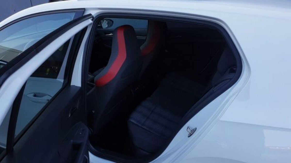 Volkswagen Golf 2.0 tsi GTI MT Ultimate 245cv (12)