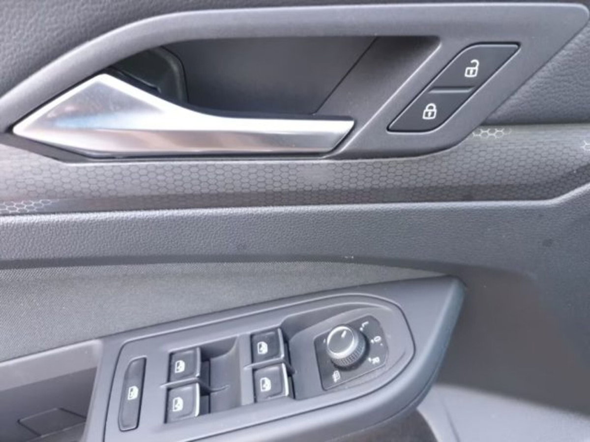 Volkswagen Golf 2.0 tsi GTI MT Ultimate 245cv (4)