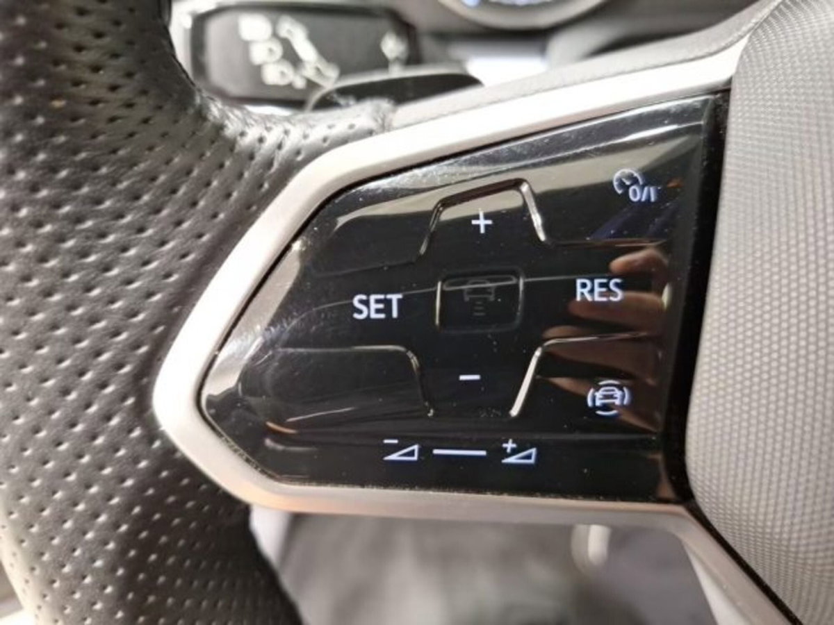 Volkswagen Touareg 3.0 V6 TDI SCR (17)