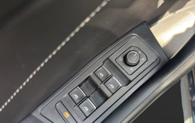 Volkswagen T-Roc 1.0 tsi R-Line 115cv (6)