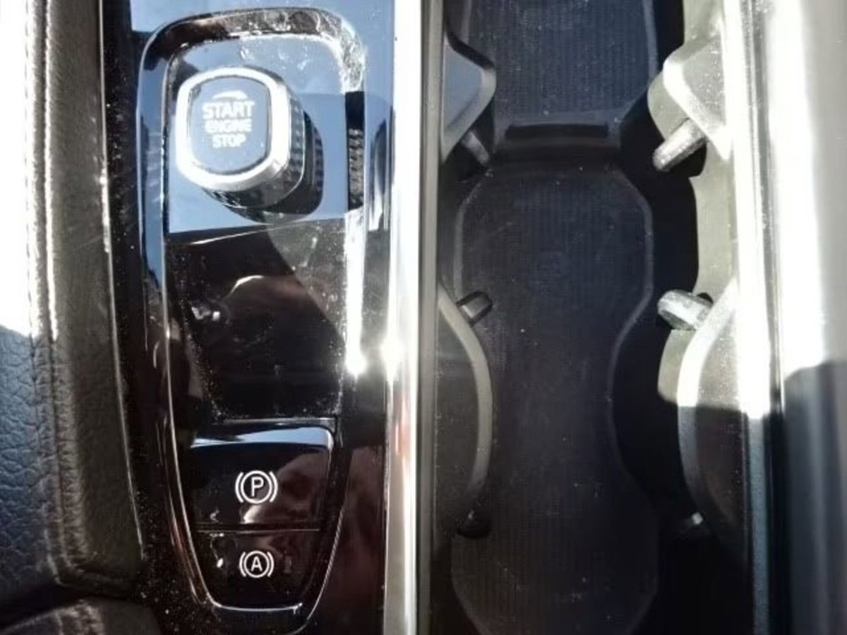 Volvo XC90 B5 (d) AWD Geartronic Momentum Pro (10)