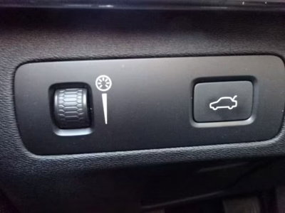 Volvo XC90 B5 (d) AWD Geartronic Momentum Pro (12)