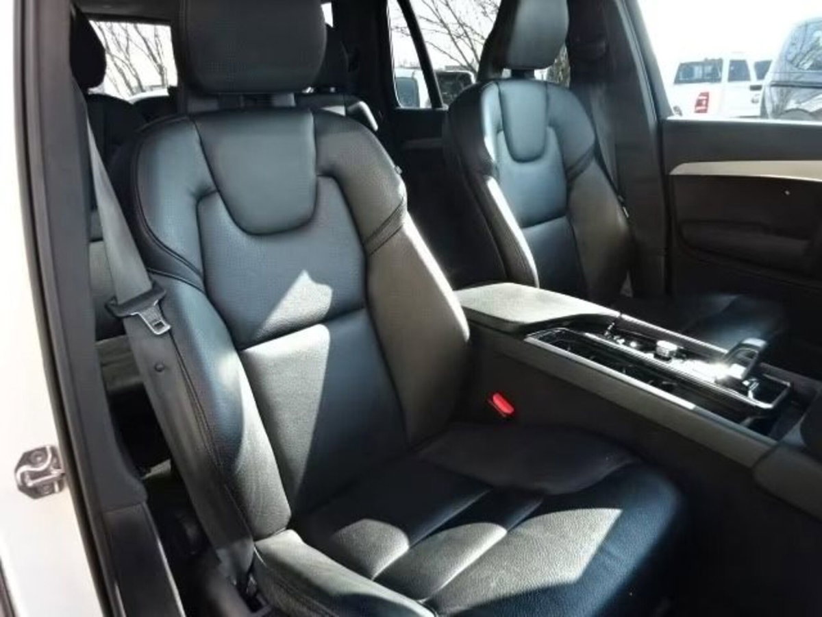Volvo XC90 B5 (d) AWD Geartronic Momentum Pro (6)