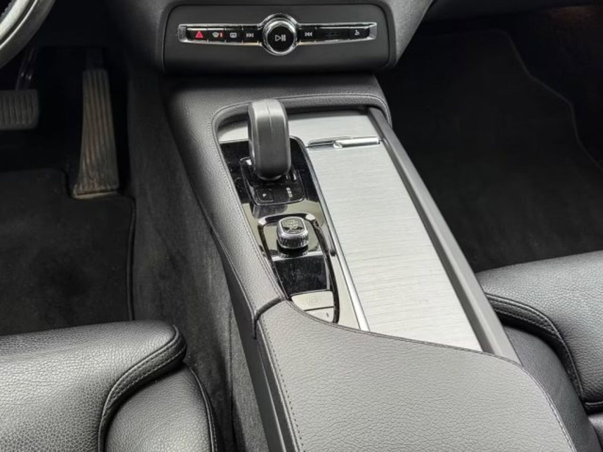 Volvo XC90 B5 (d) AWD Geartronic 7 posti Momentum Pro (10)