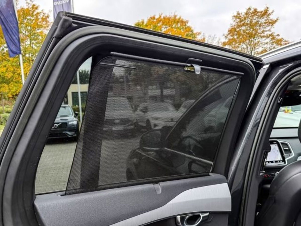 Volvo XC90 B5 (d) AWD Geartronic 7 posti Momentum Pro (16)