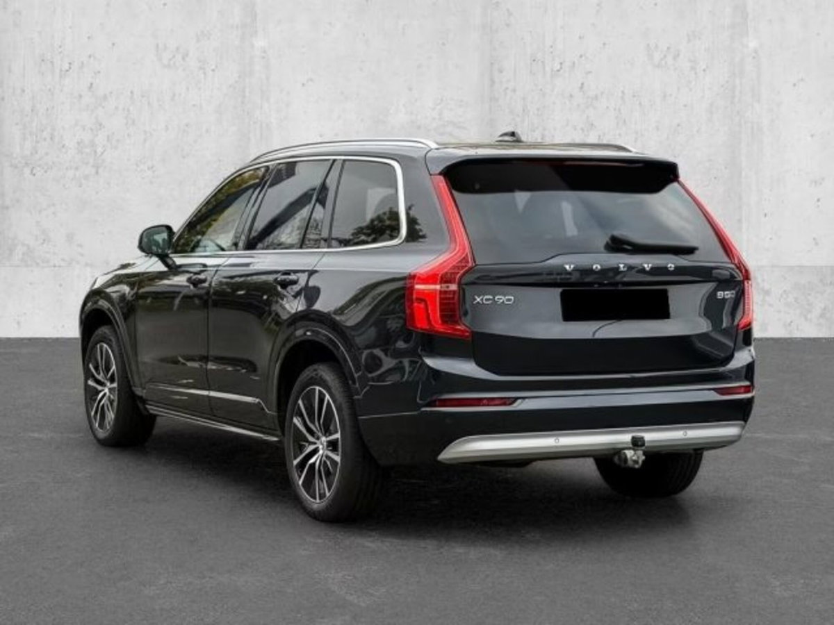 Volvo XC90 B5 (d) AWD Geartronic 7 posti Momentum Pro (2)