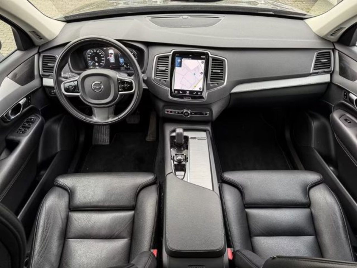 Volvo XC90 B5 (d) AWD Geartronic 7 posti Momentum Pro (7)