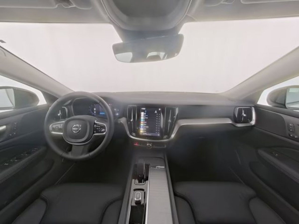 Volvo V60 B4 automatico Plus Dark (12)