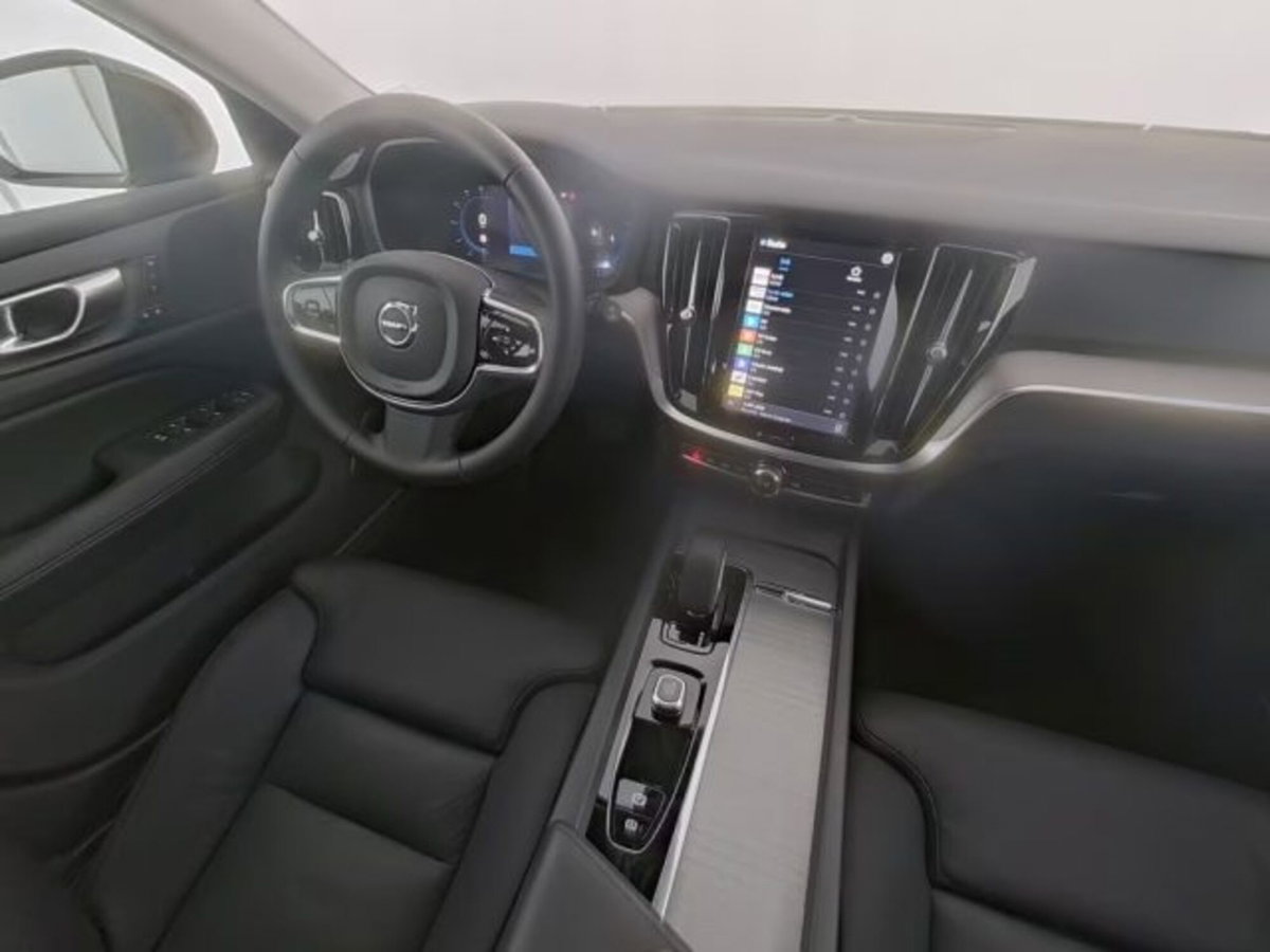 Volvo V60 B4 automatico Plus Dark (13)