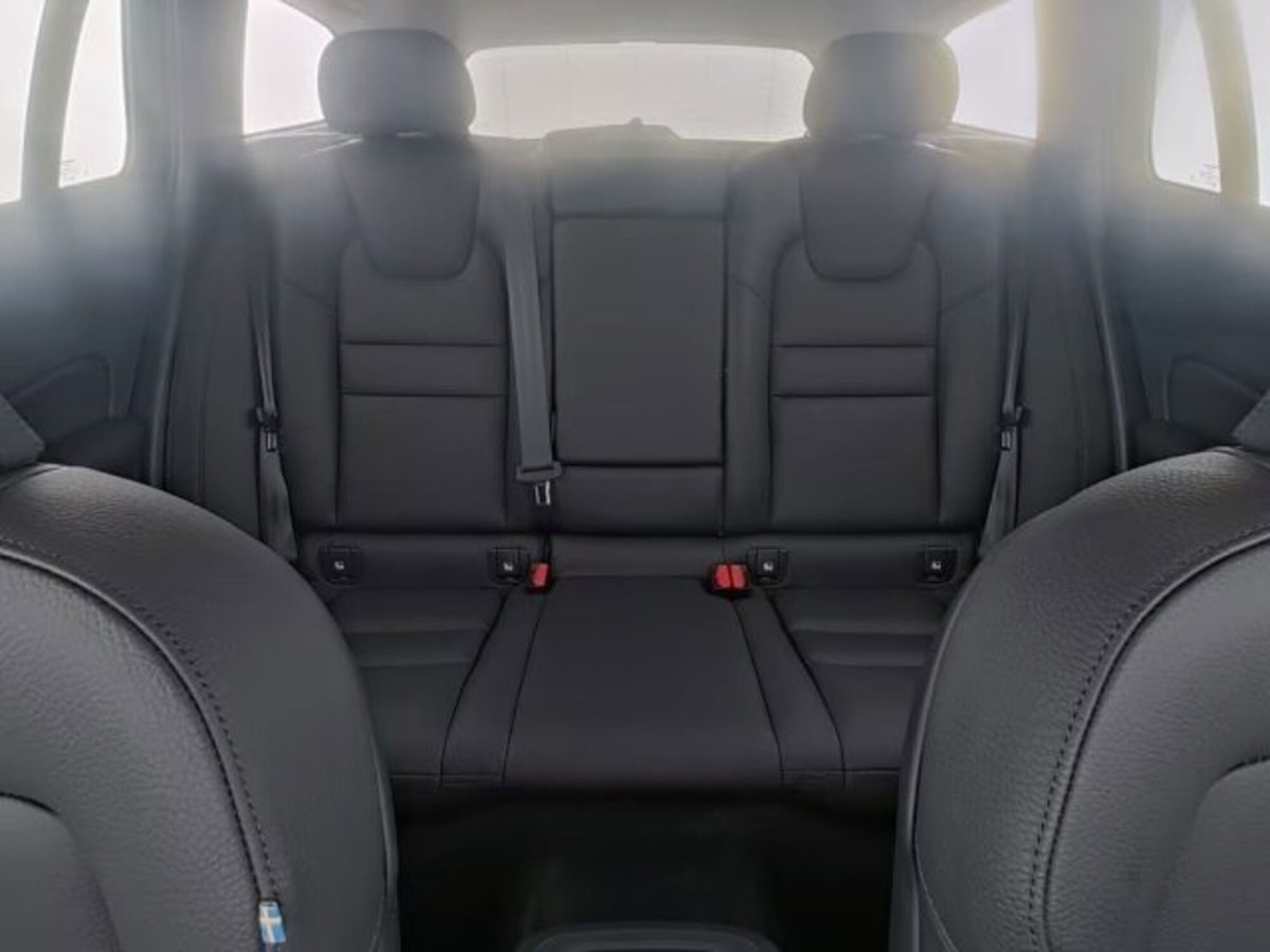 Volvo V60 B4 automatico Plus Dark (14)
