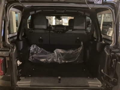Jeep Wrangler Unlimited 2.0 Turbo Sahara (6)