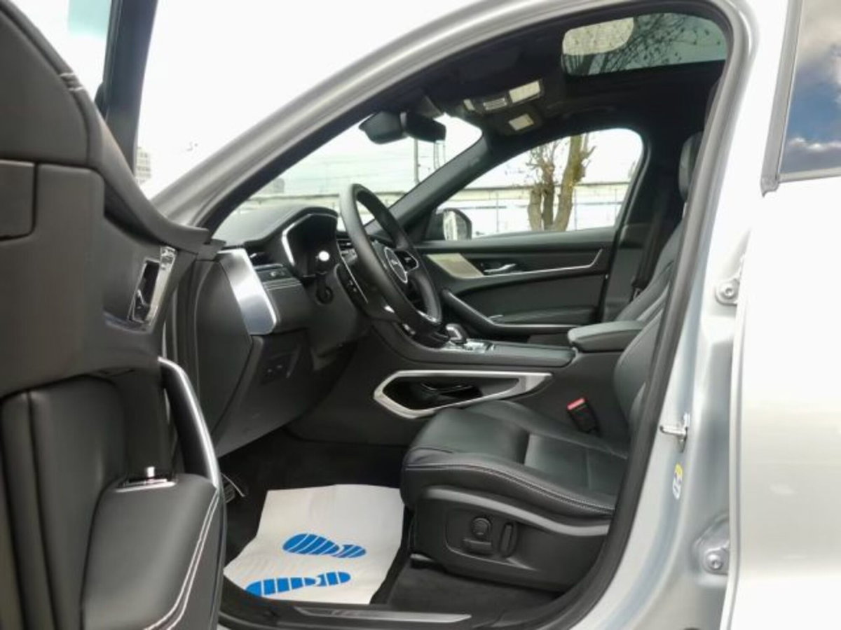 Jaguar F-Pace 2.0 250 CV AWD aut. R-Dynamic SE (13)