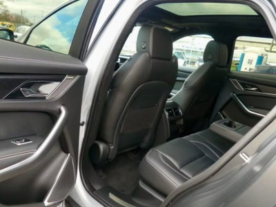 Jaguar F-Pace 2.0 250 CV AWD aut. R-Dynamic SE (17)