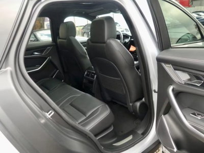Jaguar F-Pace 2.0 250 CV AWD aut. R-Dynamic SE (19)