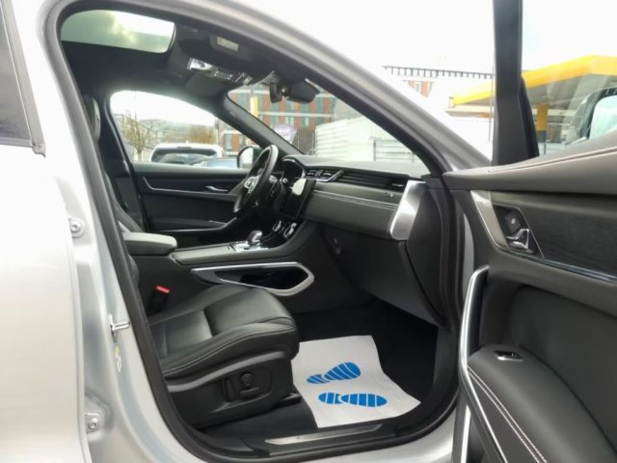Jaguar F-Pace 2.0 250 CV AWD aut. R-Dynamic SE (20)