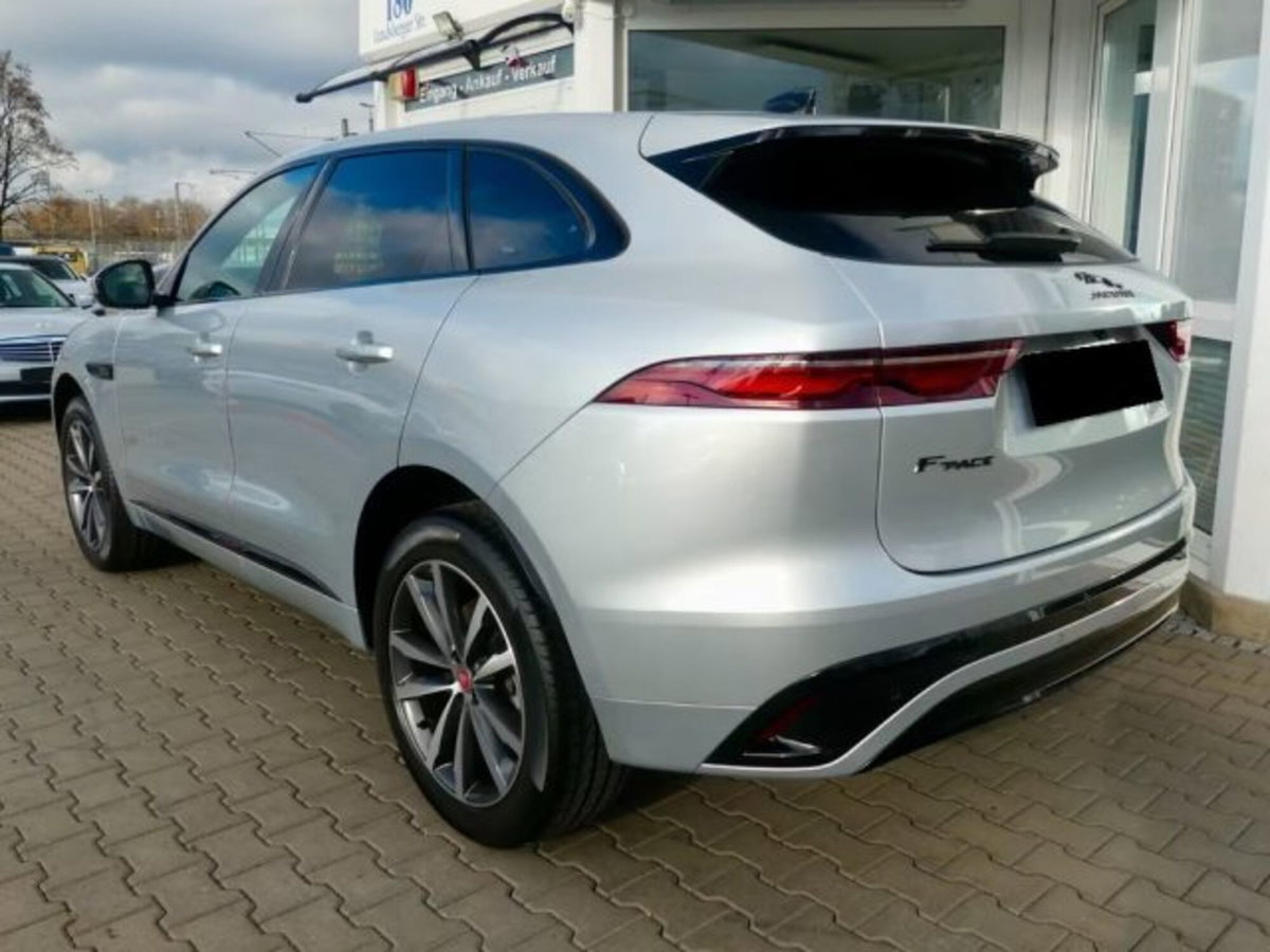 Jaguar F-Pace 2.0 250 CV AWD aut. R-Dynamic SE (7)