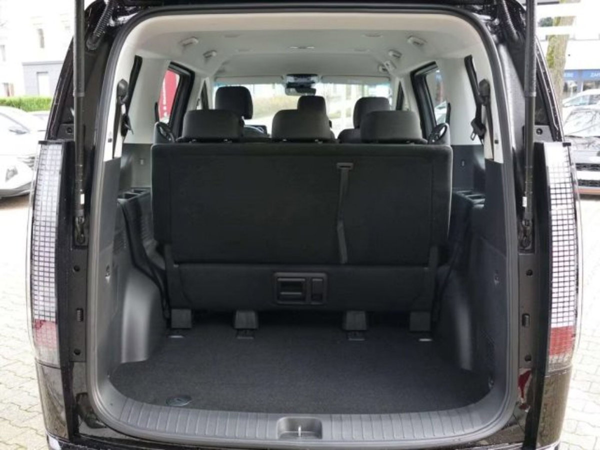 Hyundai Staria 1.6 hev 2wd auto (12)