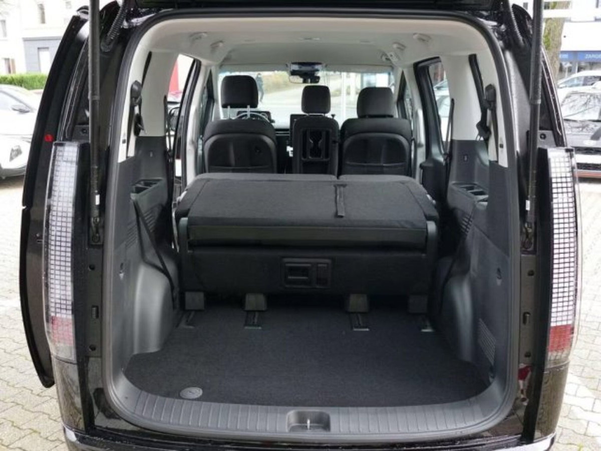 Hyundai Staria 1.6 hev 2wd auto (13)
