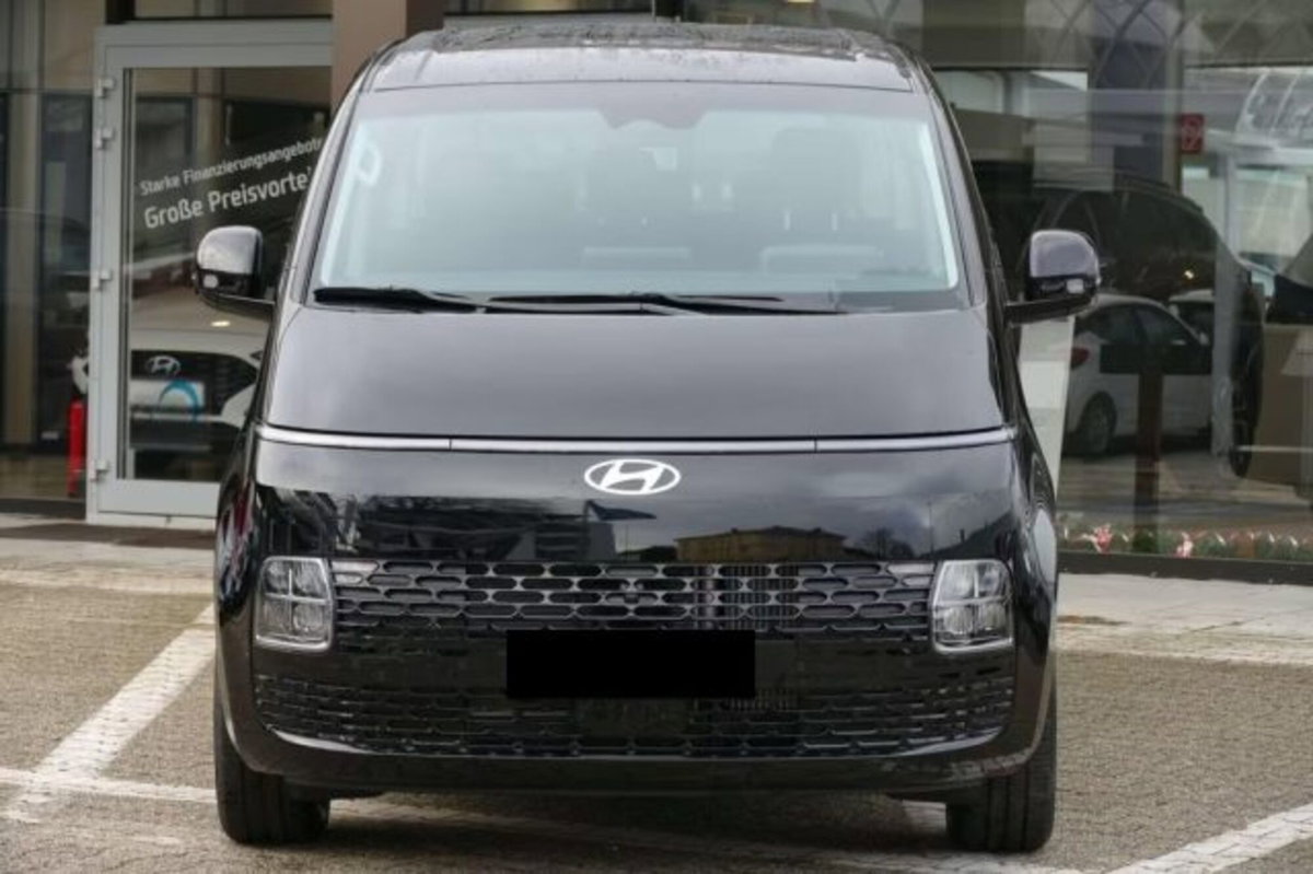Hyundai Staria 1.6 hev 2wd auto (2)