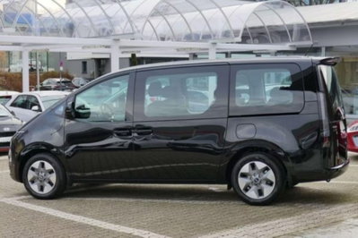 Hyundai Staria 1.6 hev 2wd auto (4)