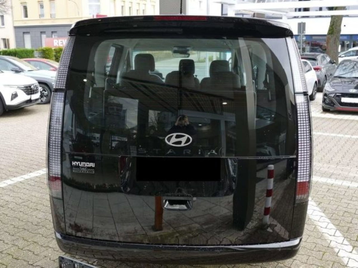 Hyundai Staria 1.6 hev 2wd auto (5)