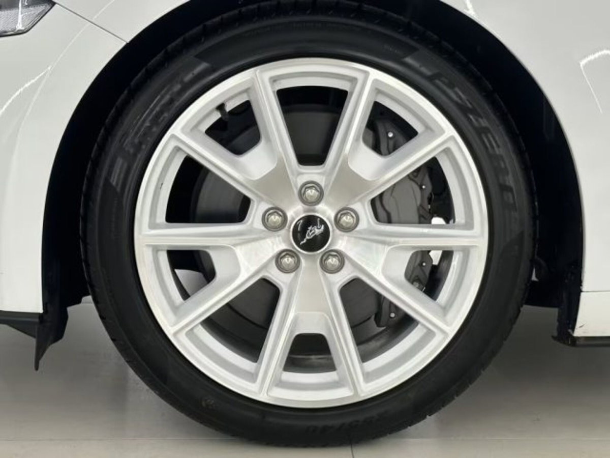 Ford Mustang Coupé Fastback 2.3 EcoBoost (3)