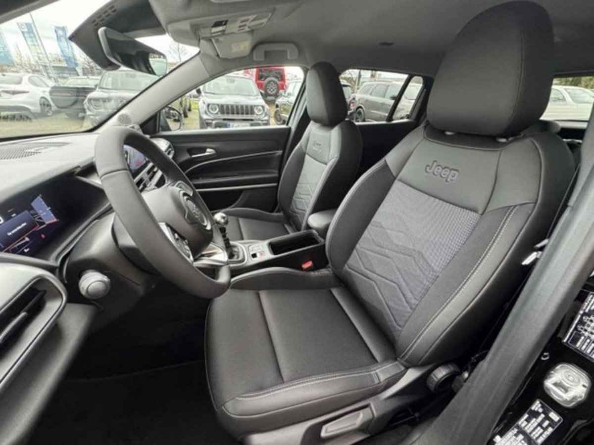 Jeep Avenger 1.2 turbo Summit fwd 100cv (14)