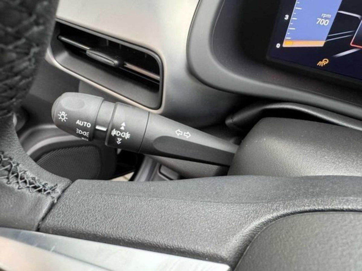 Jeep Avenger 1.2 turbo Summit fwd 100cv (19)