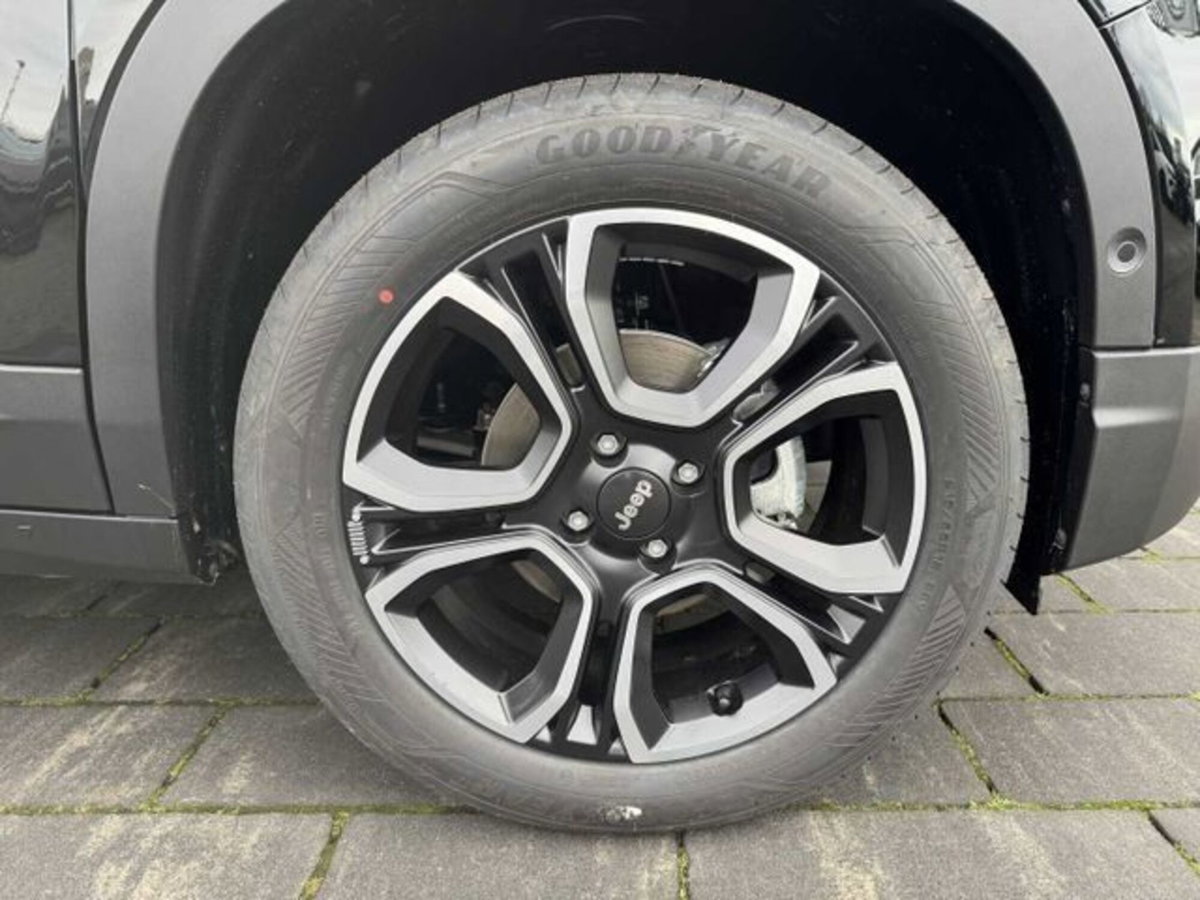 Jeep Avenger 1.2 turbo Summit fwd 100cv (8)