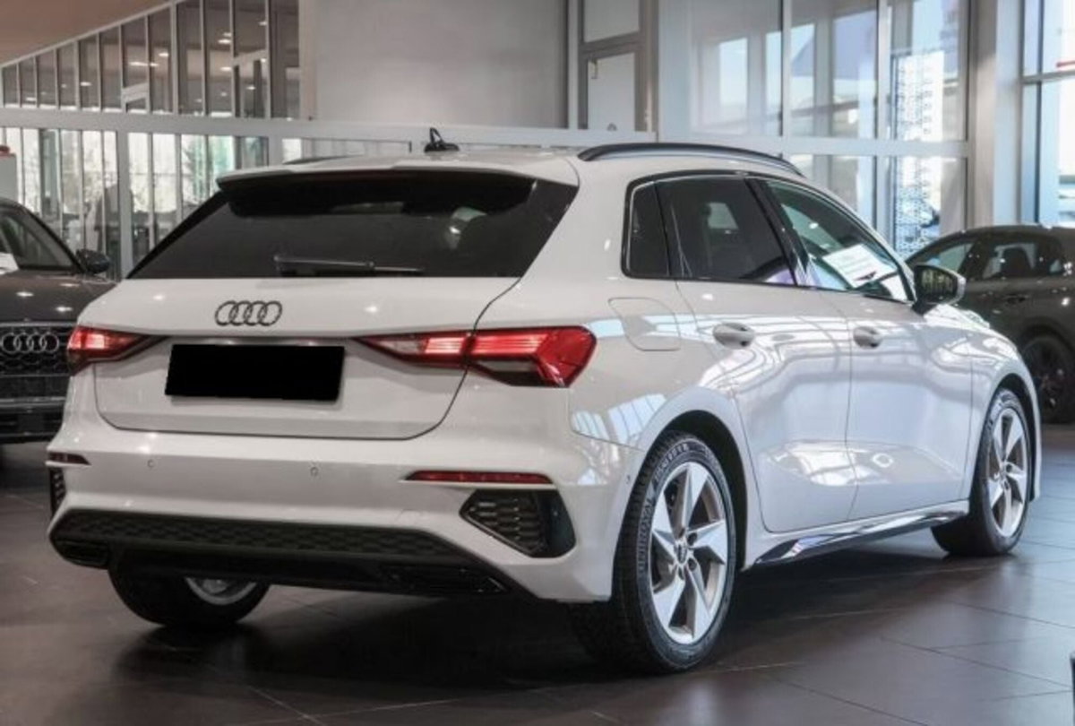Audi A3 Sportback 30 TFSI S line edition (2)