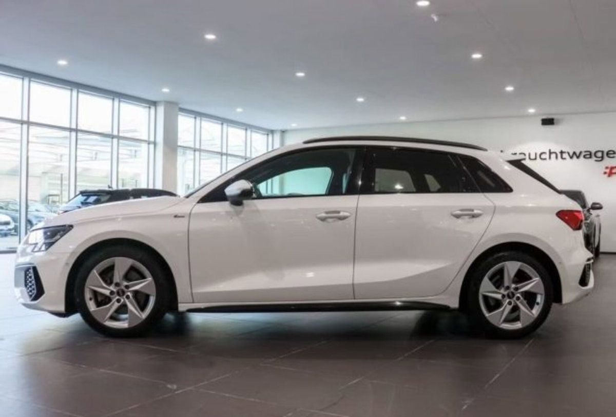 Audi A3 Sportback 30 TFSI S line edition (3)