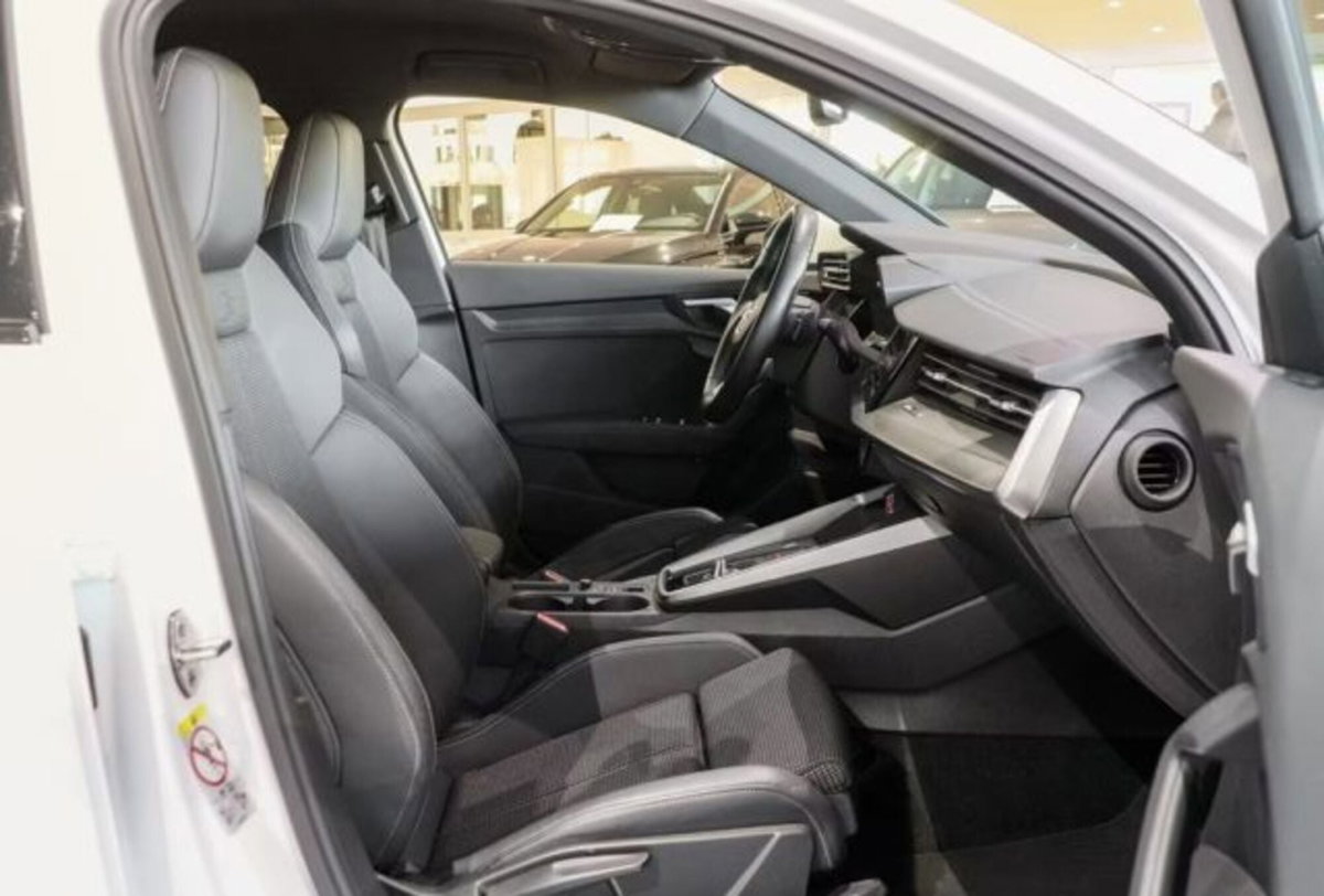Audi A3 Sportback 30 TFSI S line edition (9)