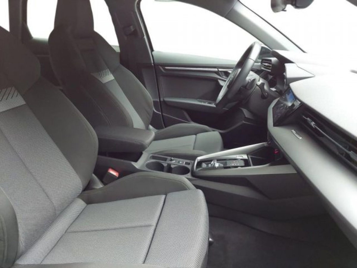 Audi A3 Sportback 35 TDI S tronic S line edition (14)