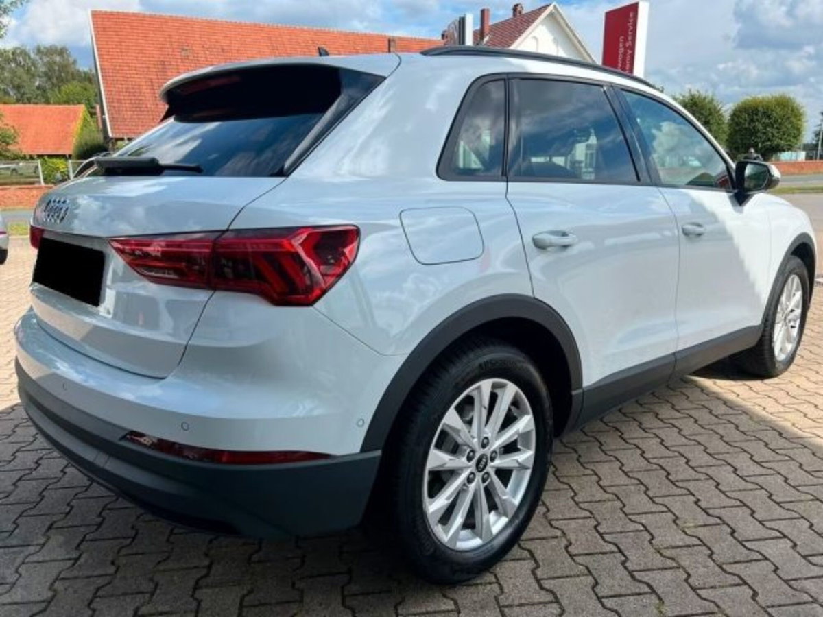 Audi Q3 35 1.5 tfsi (2)