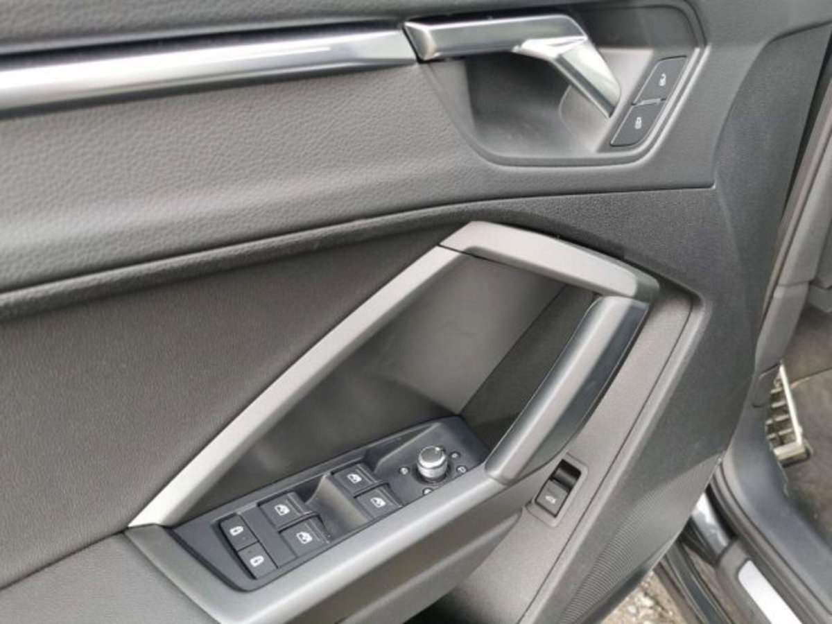 Audi Q3 Sportback 35 TDI quattro S tronic S line edition (12)