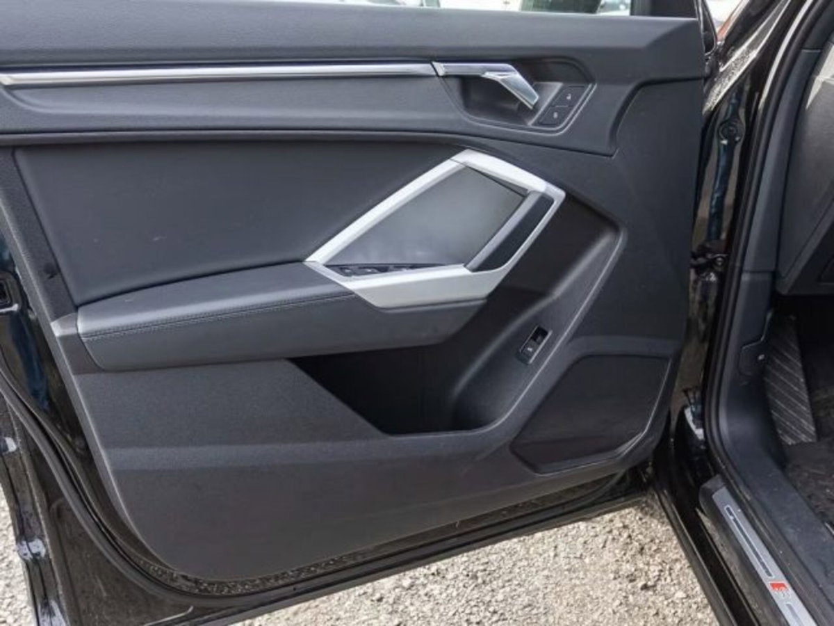 Audi Q3 Sportback 35 TDI quattro S tronic S line edition (6)