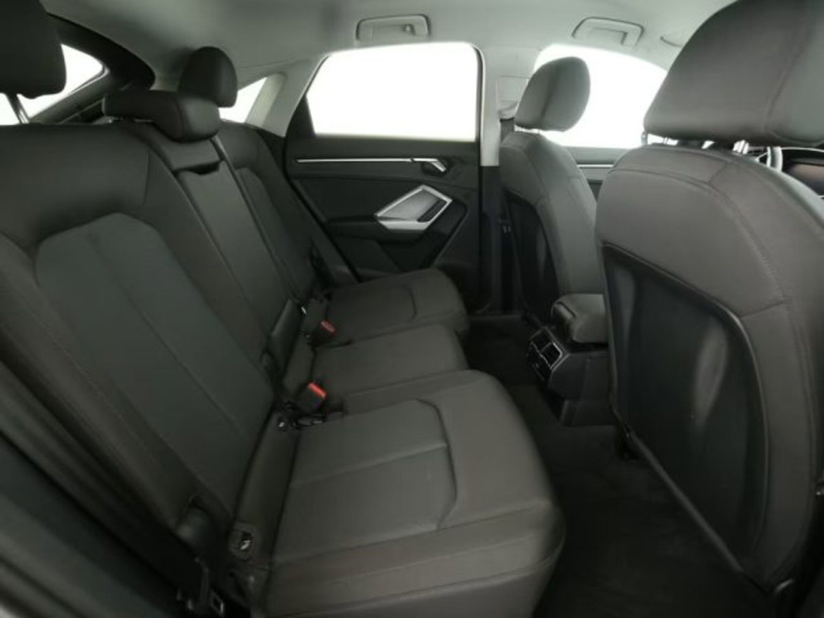 Audi Q3 Sportback 35 TDI quattro S tronic S line edition (9)