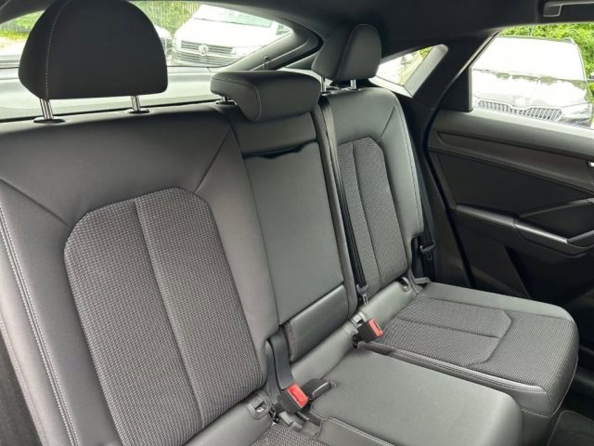 Audi Q3 Sportback 35 TDI quattro S tronic S line edition (12)