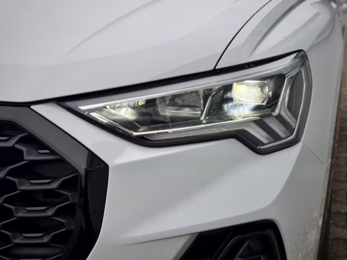 Audi Q3 Sportback 35 TDI quattro S tronic S line edition (12)