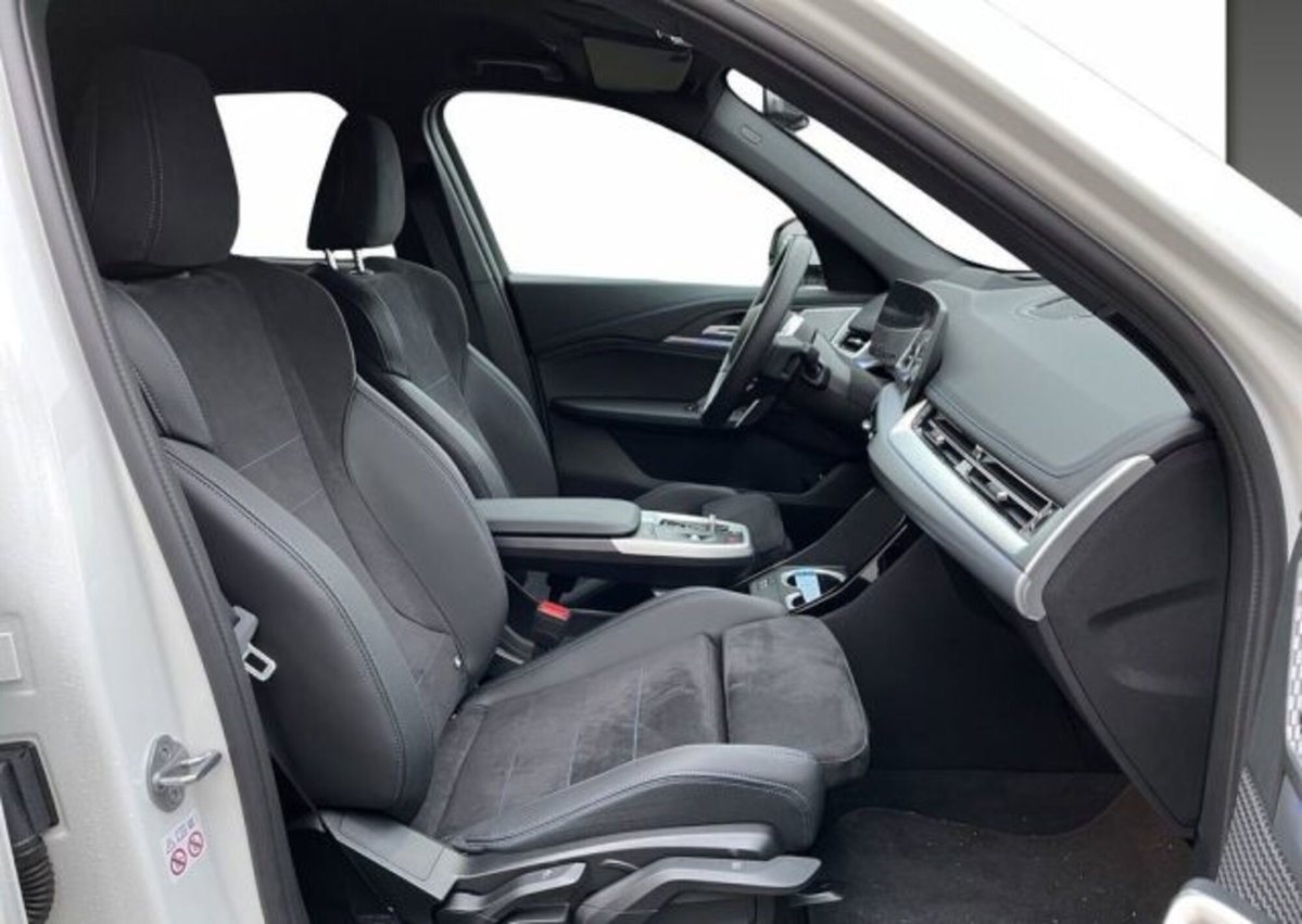 BMW iX1 edrive 20 MSport (9)