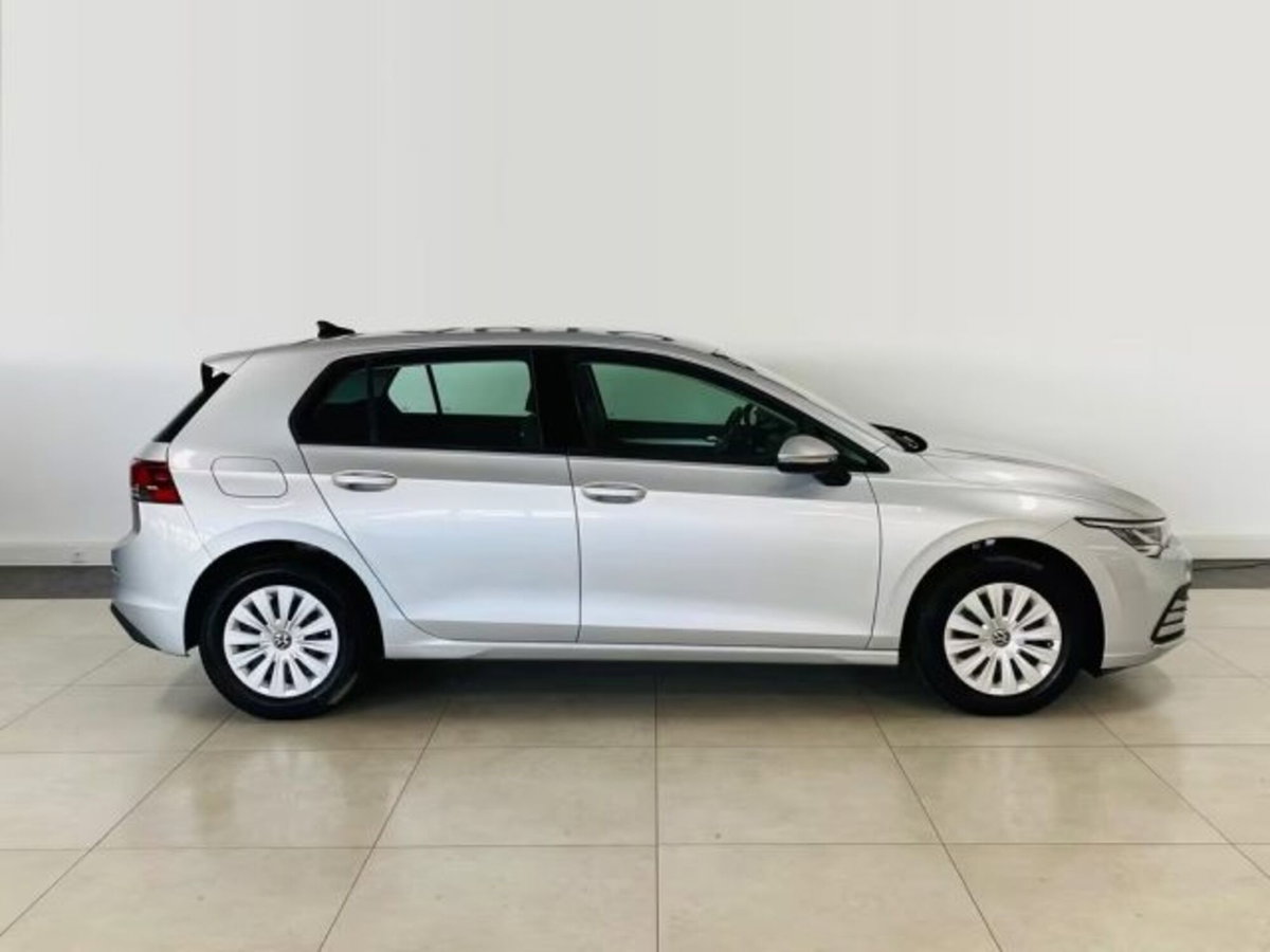 Volkswagen Golf 2.0 TDI SCR Life (5)